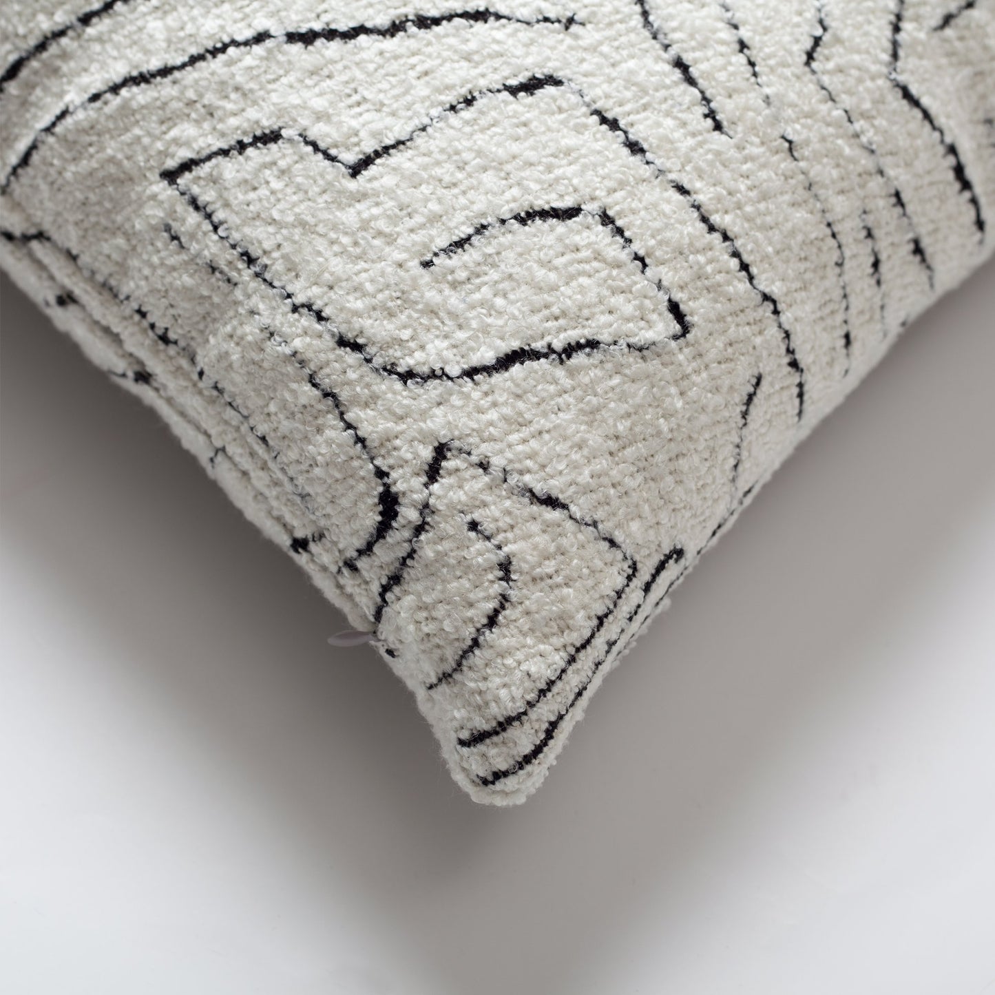 Amorf - Abstract Patterned 20x20 Inch Cushion - White and Black (Cover Only)