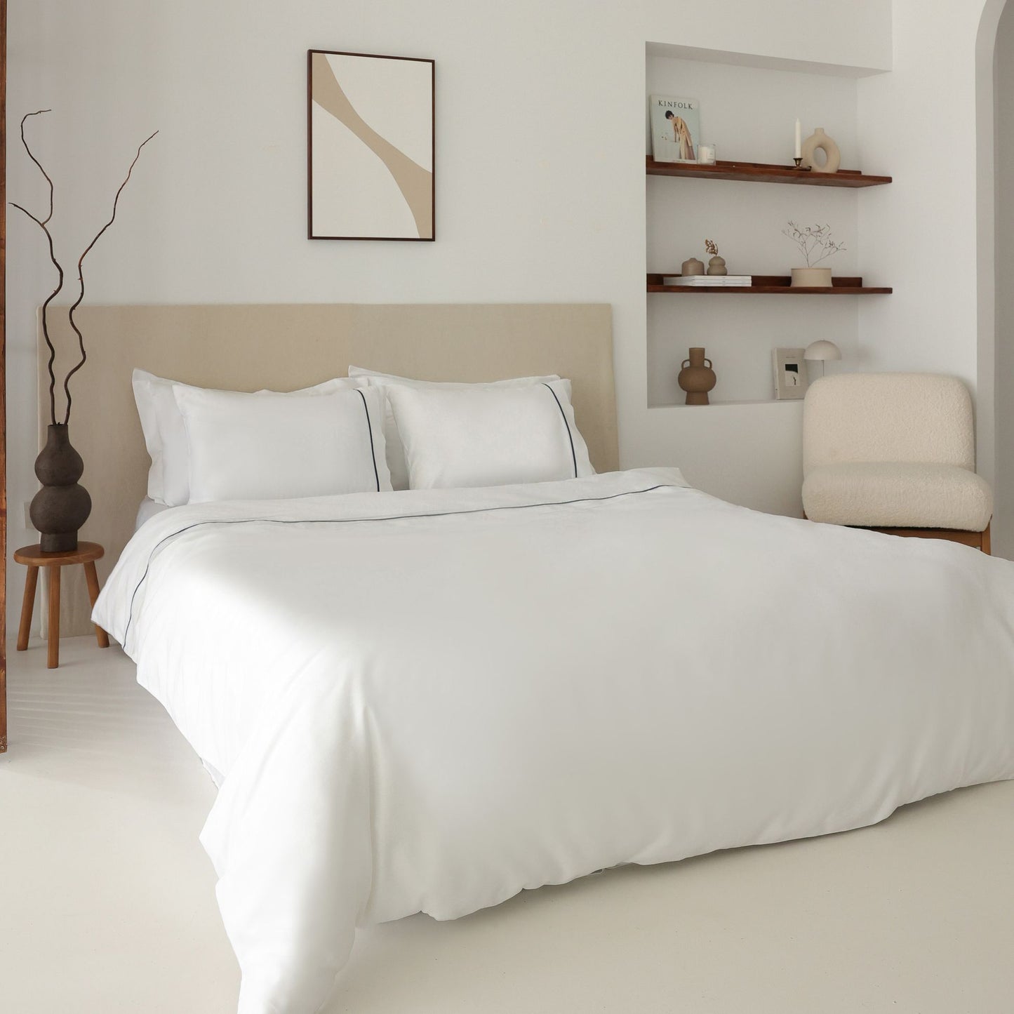 Lusso' 100% Cotton Double White Duvet Cover Set with Navy Blue Welt
