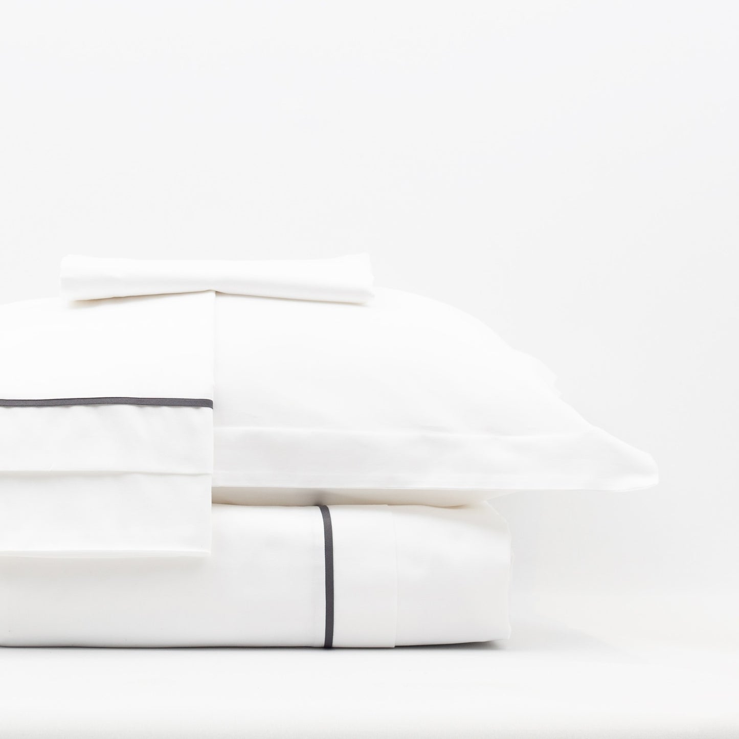 Lusso' 100% Cotton Double Anthracite Piped White Duvet Cover Set