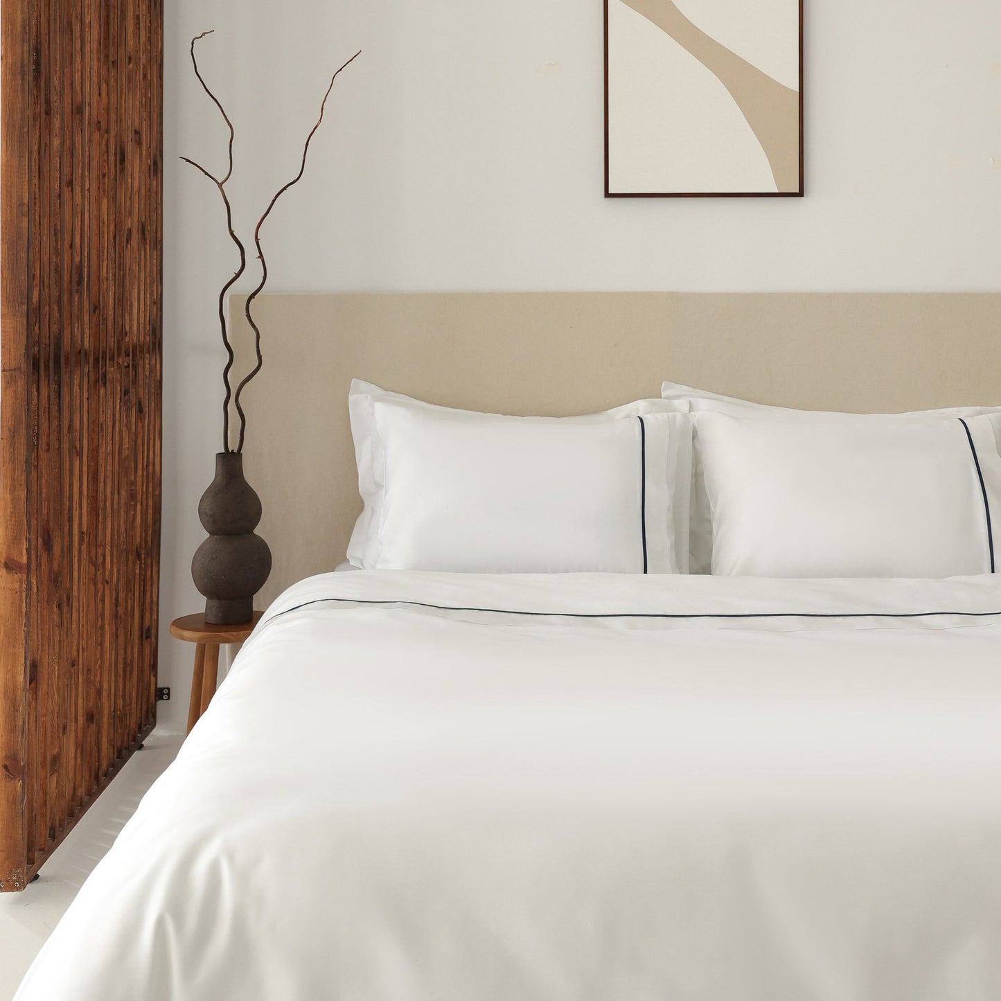 Lusso' 100% Cotton Double White Duvet Cover Set with Navy Blue Welt