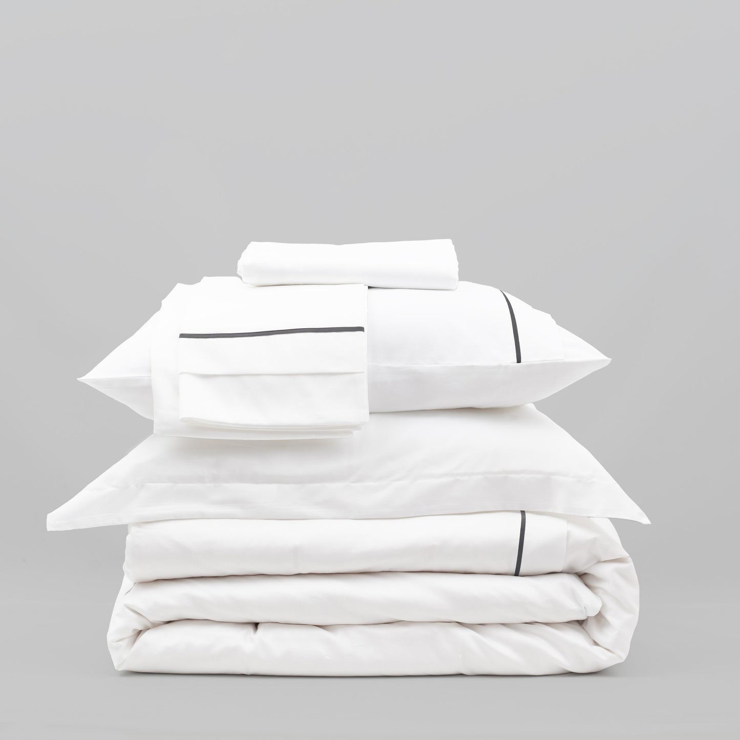 Lusso' 100% Cotton Double Anthracite Piped White Duvet Cover Set